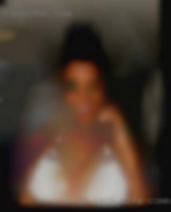39 wife comments inch chest 29 inch waist.