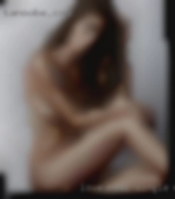 Love real curves and single woman Greenwood, SC luscious lips.